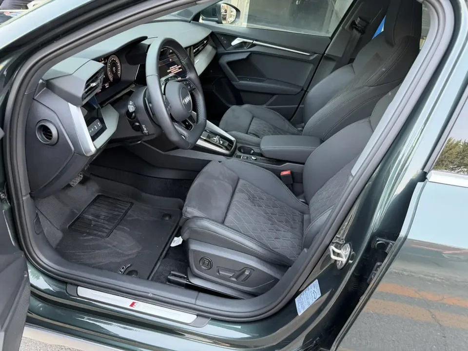 Audi A3 Audi A3 2024 Sportback 35 TFSI luxury sports model 2024 — миниатюра 4