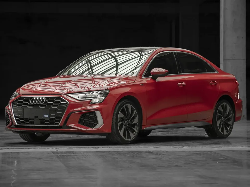 Audi A3 A3L Limousine 35 TFSI Fashion Sports 2023 — фото 1, купить с доставкой в Москву