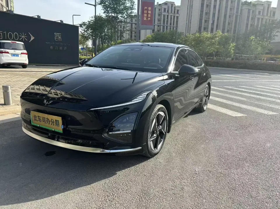 Wuling Starlight EV 2025