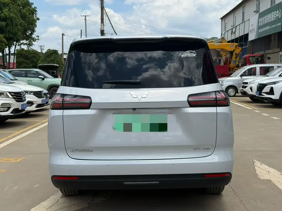 Wuling Starlight 730 EV basic model 2025 — миниатюра 2