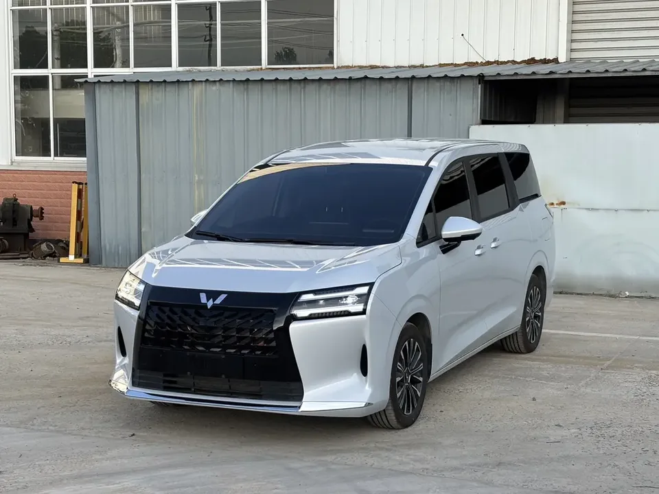 Wuling Starlight 730 PHEV basic model 2025 — фото 1, купить с доставкой в Москву