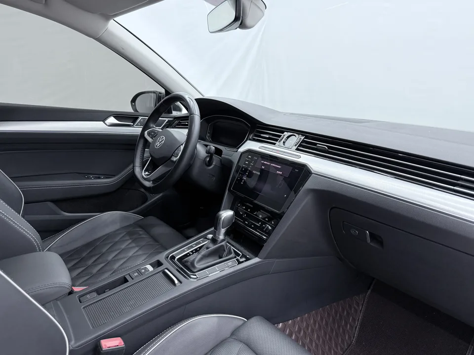 Volkswagen Magotan PHEV Magotan GTE 2022 luxury model 2023 — миниатюра 3
