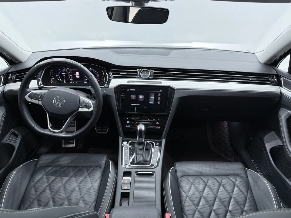 Volkswagen Magotan PHEV Magotan GTE 2022 luxury model 2023 — миниатюра 4