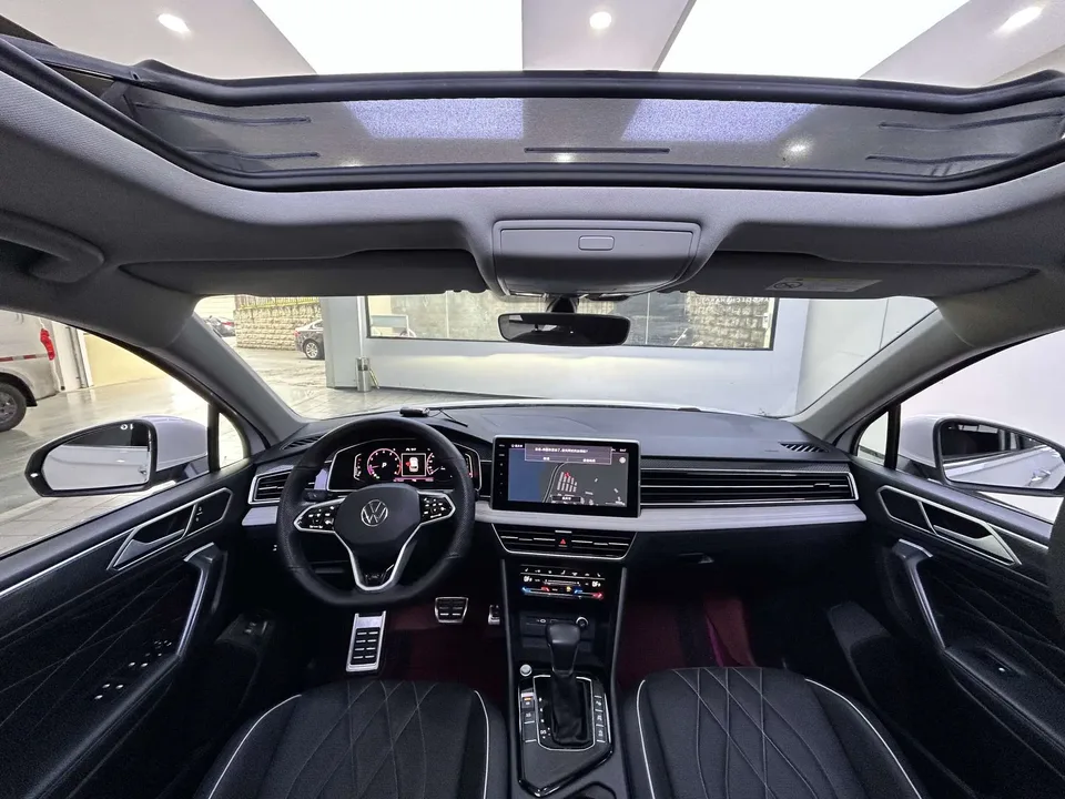 Volkswagen Tiguan L Tiguan L 2022 330TSI Automatic 2WD R-Line Flagship Edition 2022 — миниатюра 3