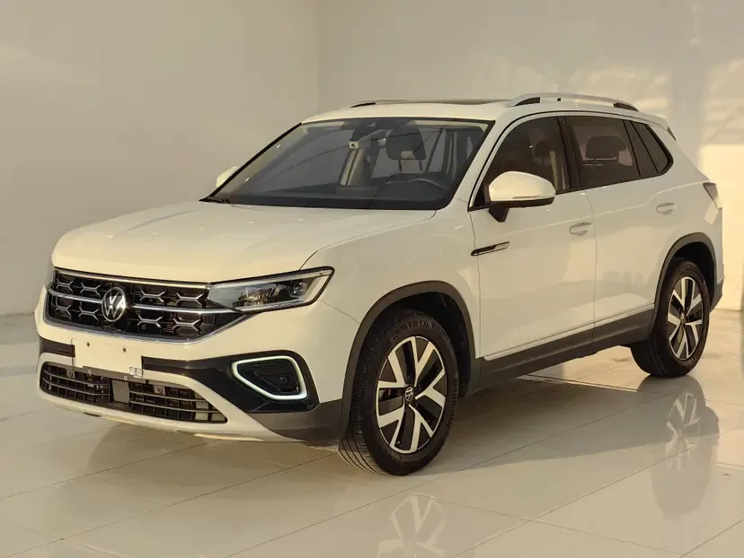 Volkswagen Tayron Tayron 2023 Tanyue 2023 330TSI 2WD Luxury Plus Advanced Edition 2023 — photo 1, buy with delivery to Moscow