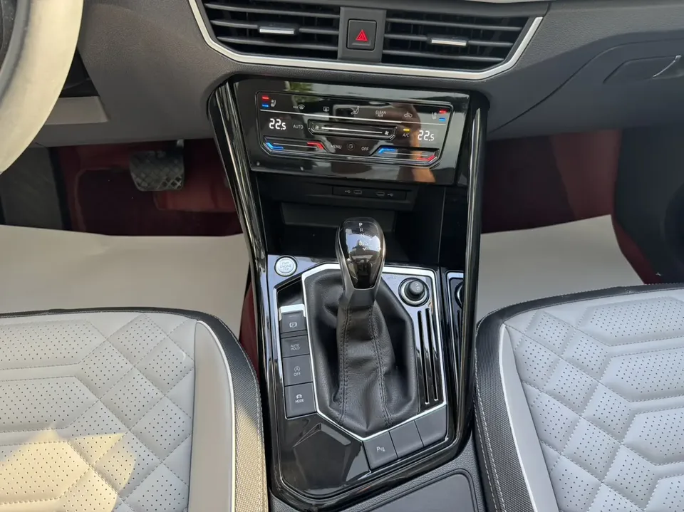 Volkswagen Tayron Tanyue 2023 280TSI 2WD Luxury Plus Advanced Edition 2023 — миниатюра 3