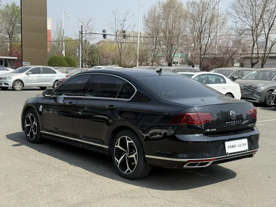 Volkswagen Magotan Magotan 2023 2 million commemorative edition 330TSI DSG leading model 2024 — миниатюра 4