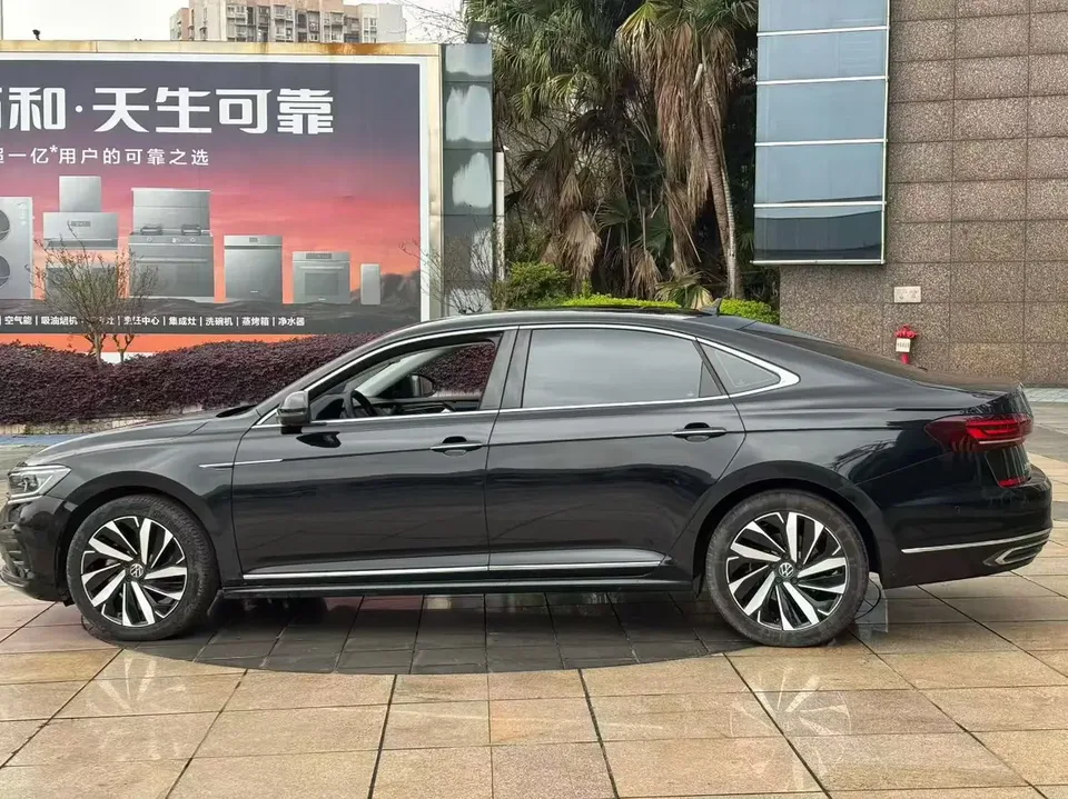 Volkswagen Passat Passat 2023 330TSI Deluxe Edition 2023 — миниатюра 4
