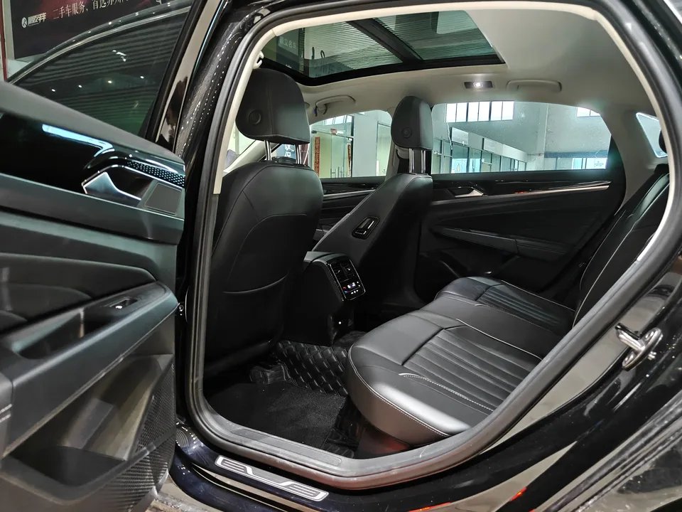 Volkswagen Passat facelift 330TSI Star Elite Edition 2023 — миниатюра 4