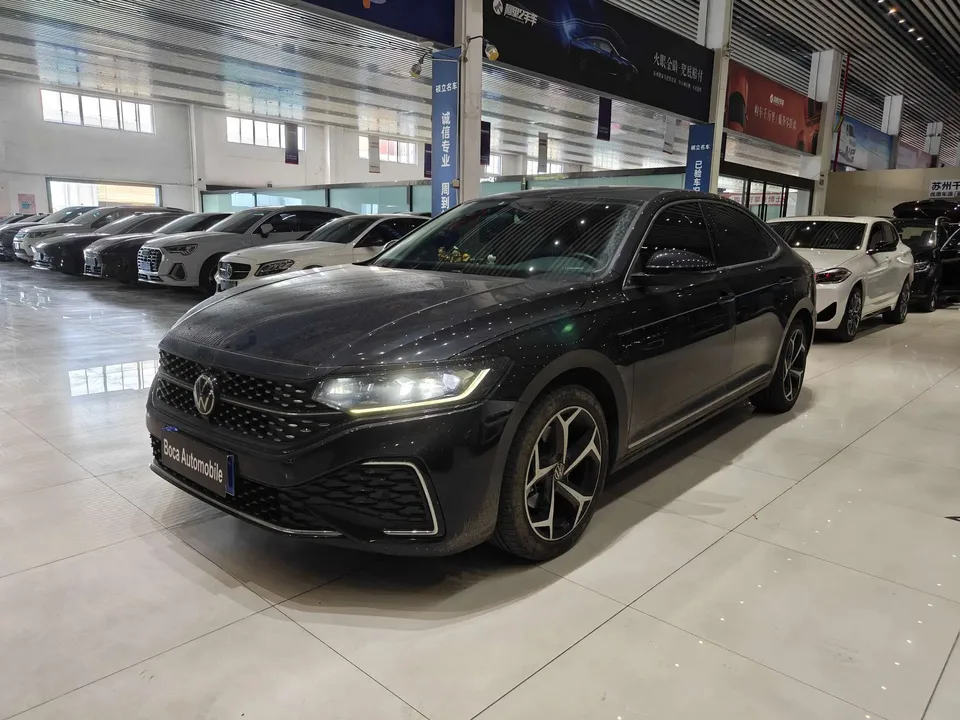 Volkswagen Passat 2023
