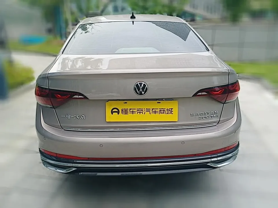 Volkswagen Sagitar 2023 Sagitar 300TSI DSG Excellence Edition 2022 — миниатюра 5