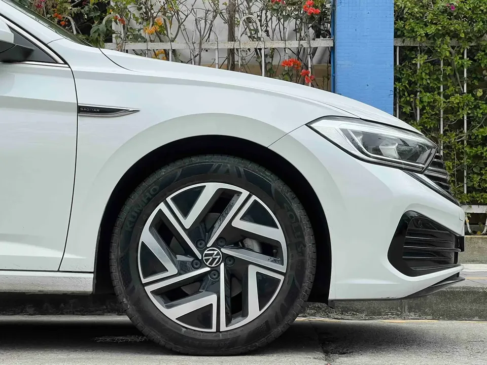 Volkswagen Sagitar 2023 Sagitar 300TSI DSG Beyond Edition 2023 — миниатюра 3