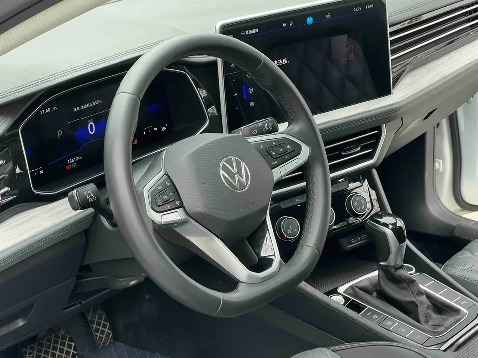Volkswagen Sagitar 2023 Sagitar 300TSI DSG Beyond Edition 2023 — миниатюра 4