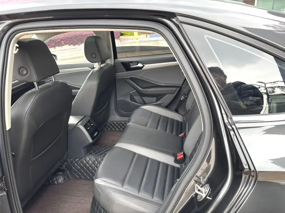 Volkswagen Sagitar Sagitar 200TSI DSG Flying Edition 2022 — миниатюра 4