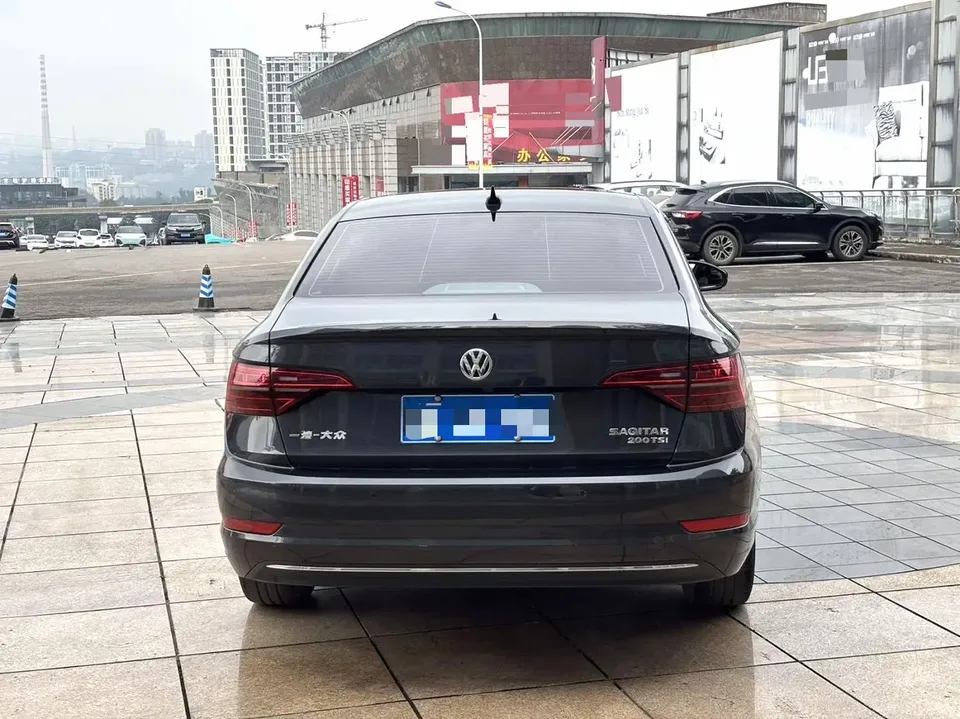 Volkswagen Sagitar Sagitar 200TSI DSG Flying Edition 2022 — миниатюра 5