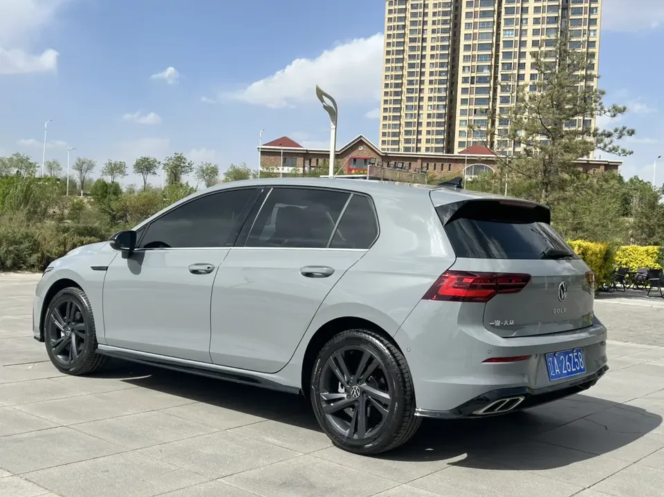 Volkswagen Golf golf 2023 280TSI DSG R-Line facelift 2024 — thumbnail 2