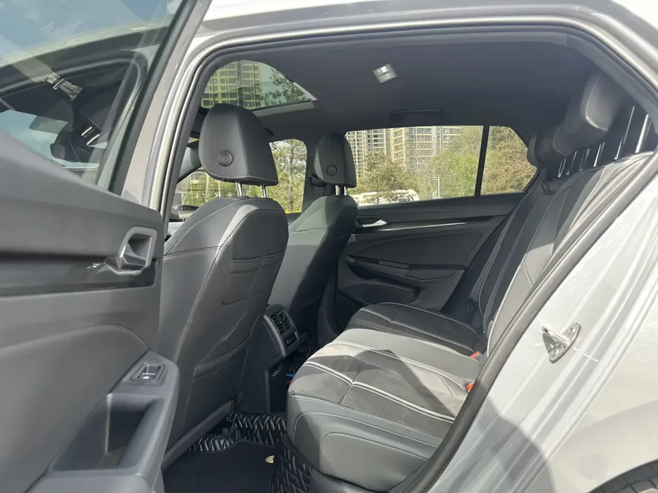 Volkswagen Golf golf 2023 280TSI DSG R-Line facelift 2024 — thumbnail 5