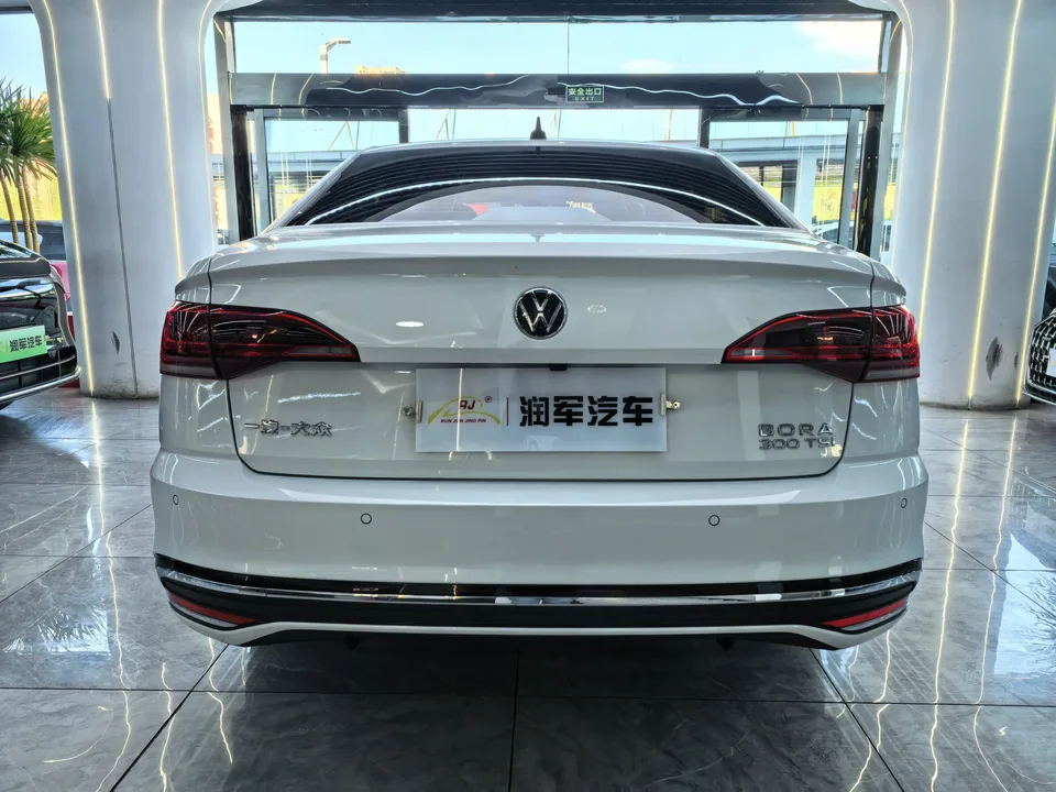 Volkswagen Bora 300TSI DSG Premium Edition 2024 — миниатюра 2