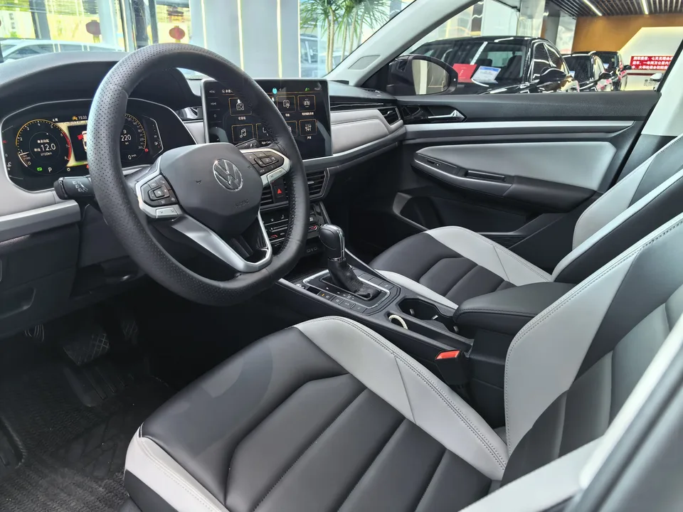 Volkswagen Bora 300TSI DSG Premium Edition 2024 — миниатюра 5