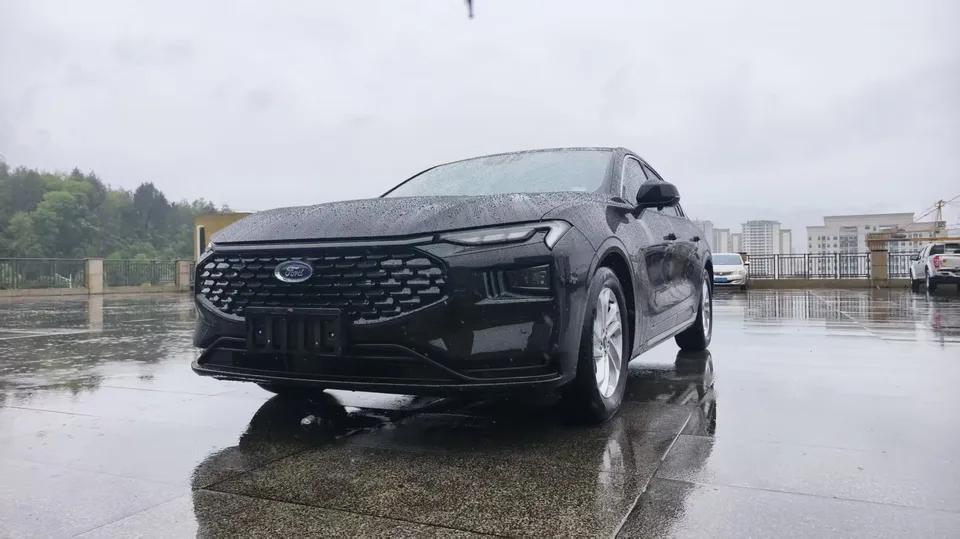 Ford Mondeo Mondeo EcoBoost 180 Comfort Edition 2024 — миниатюра 4