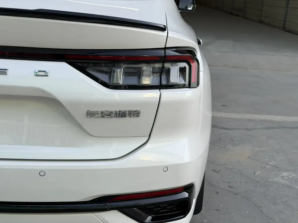 Ford Mondeo Mondeo EcoBoost 180 Luxury 2024 — миниатюра 3