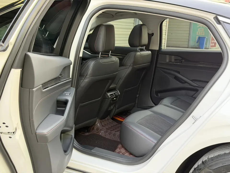 Ford Mondeo Mondeo EcoBoost 180 Luxury 2024 — миниатюра 5