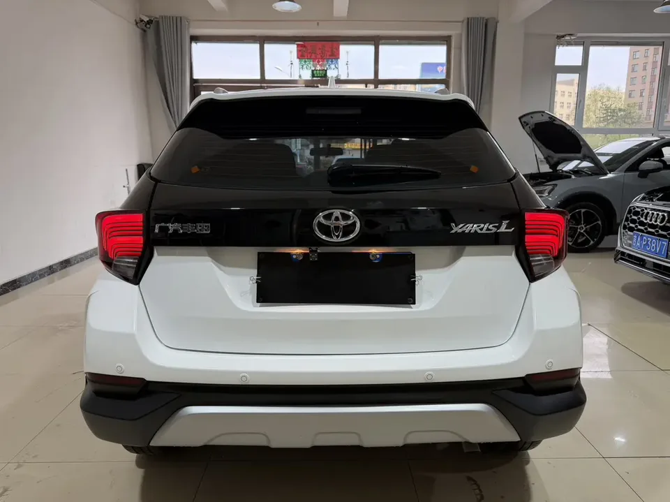 Toyota Yaris L YARiS L 2022 1.5L CVT luxury PLUS version 2023 — миниатюра 2