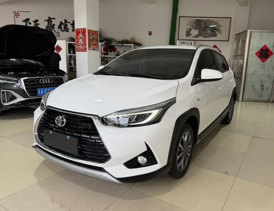 Toyota Yaris L 2023