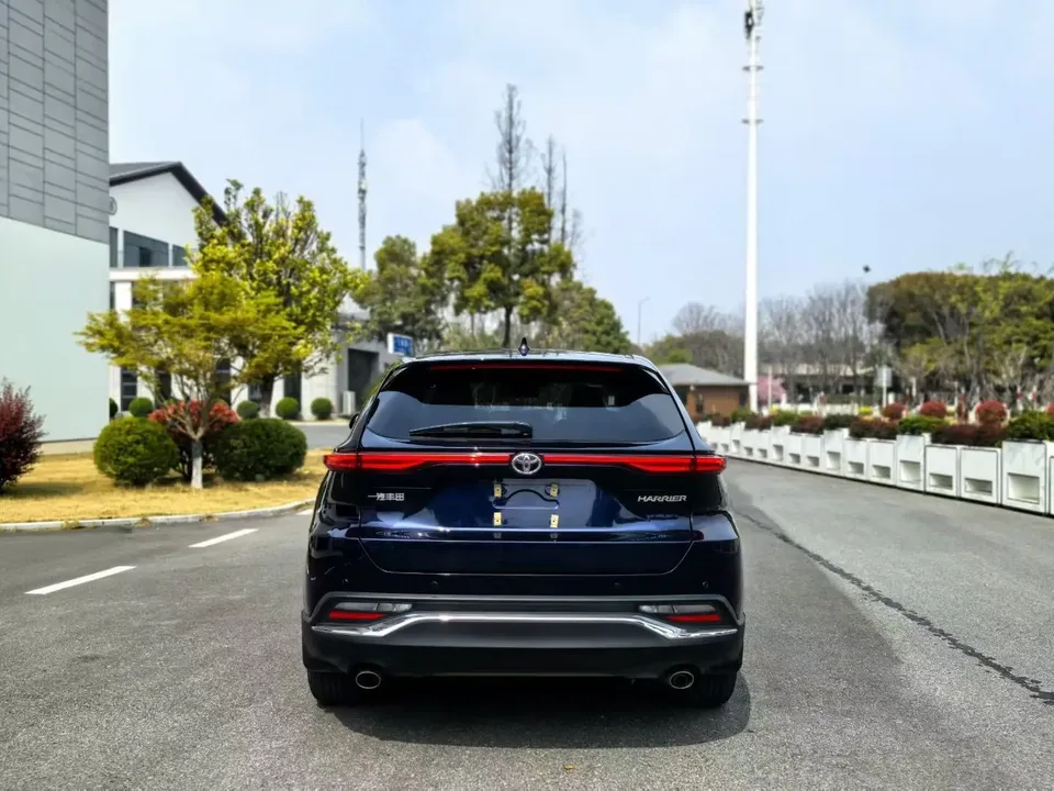 Toyota HARRIER Lingfang Harrier 2022 2.0L CVT 2WD Premium Edition 2022 — миниатюра 2