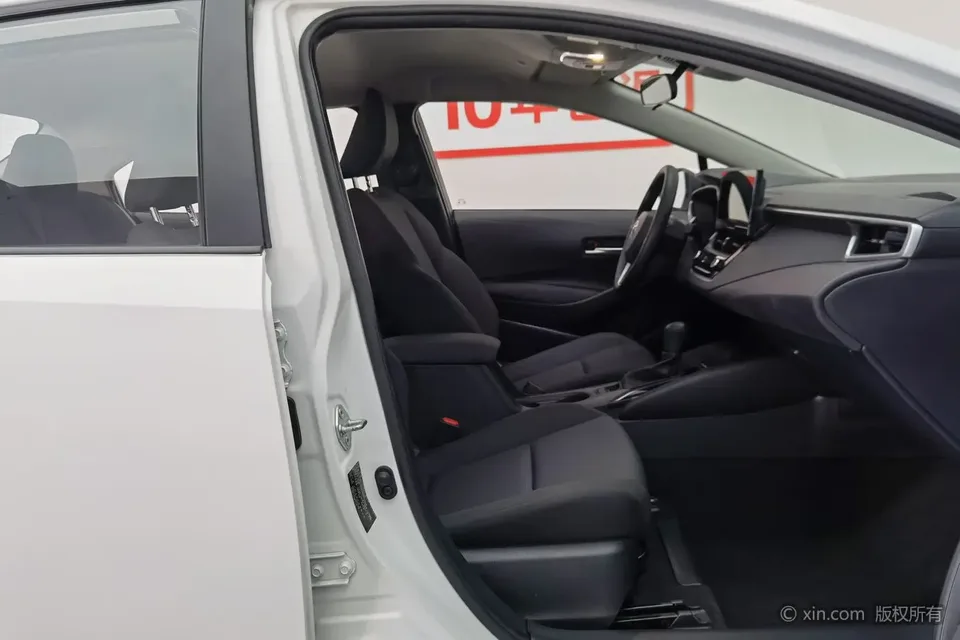 Toyota Levin Levin Hybrid 1.8L Leading Edition 2024 — миниатюра 4