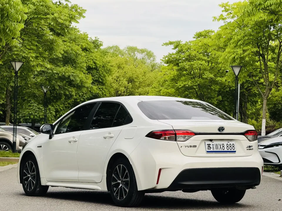 Toyota Levin Levin Hybrid 1.8L Knight Edition 2024 — миниатюра 2