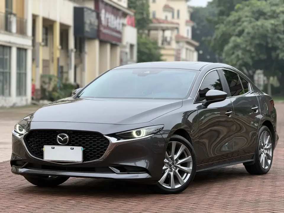 Mazda Axela Mazda3 2023 2.0L Automatic Premium Edition 2023 — фото 1, купить с доставкой в Москву