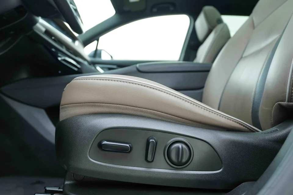 Buick Angke Banner Angke Banner 2022 2022 Angkeqi 652T 4WD flagship model with seven seats 2023 — thumbnail 3