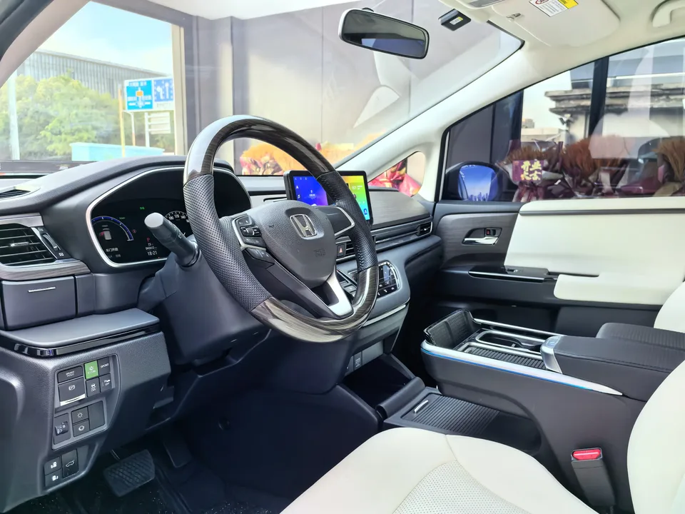 Honda Odyssey Odyssey 2024 2.0L Sharp Enjoy Edition 2024 — миниатюра 3