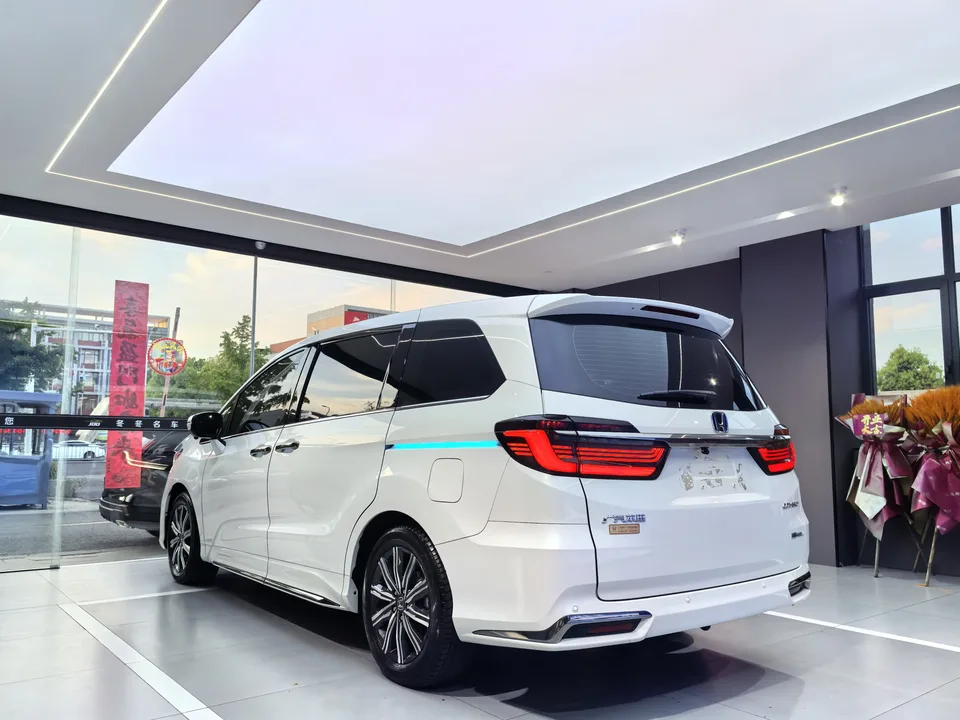 Honda Odyssey Odyssey 2024 2.0L Sharp Enjoy Edition 2024 — миниатюра 4