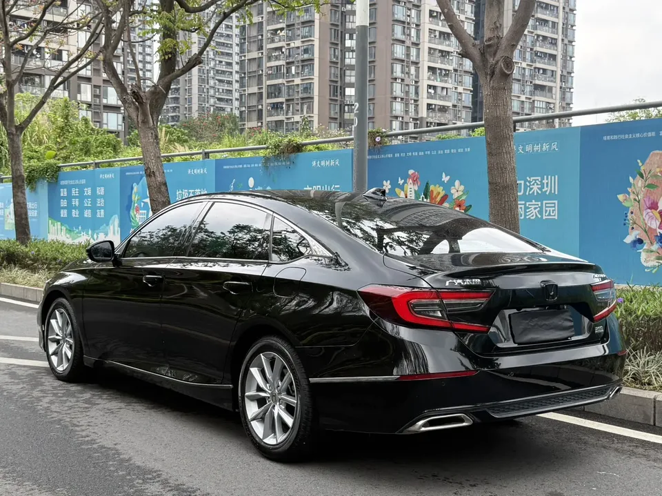 Honda Accord Accord 2022 260TURBO Deluxe Edition 2022 — миниатюра 5