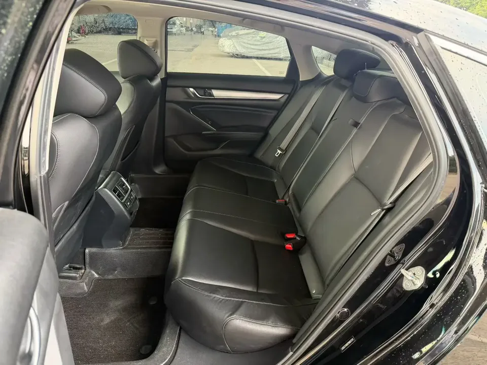 Honda Accord Accord 2022 260TURBO Deluxe Edition 2022 — миниатюра 3