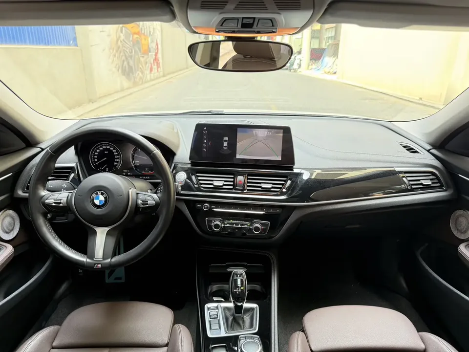 BMW 1 Series facelift 120i M Sport Night Edition 2022 — миниатюра 4