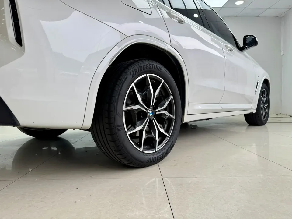 BMW X3 2.0T Automatic 4WD 5-seater Original Customized Edition 2023 — миниатюра 3
