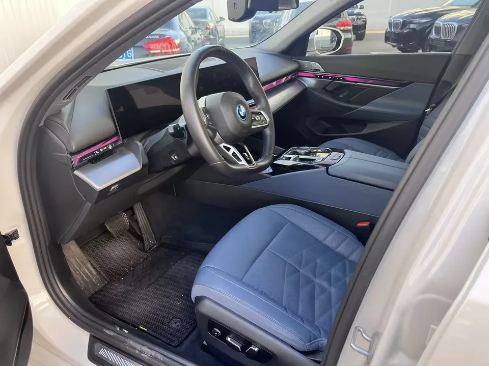 BMW i5 BMW i5 2024 eDrive35L Premium M Sport Package 2024 — thumbnail 3