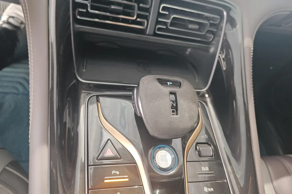 BYD frigate 07 Glory Edition DM-i 100KM Premium 2024 — миниатюра 3
