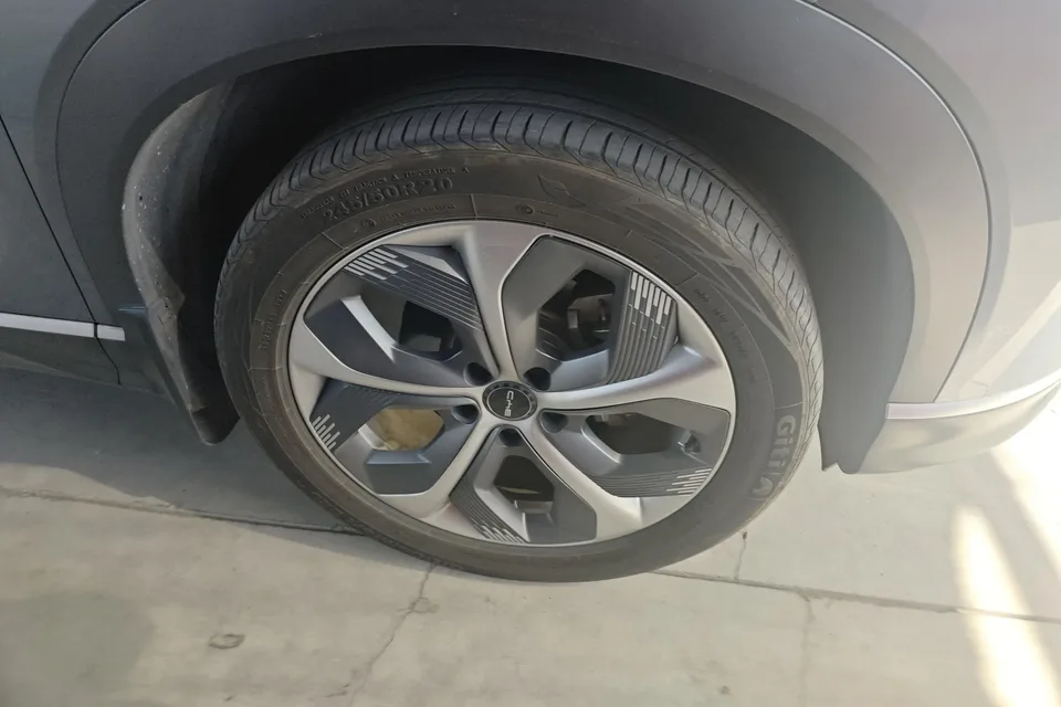 BYD frigate 07 Glory Edition DM-i 100KM Premium 2024 — миниатюра 4