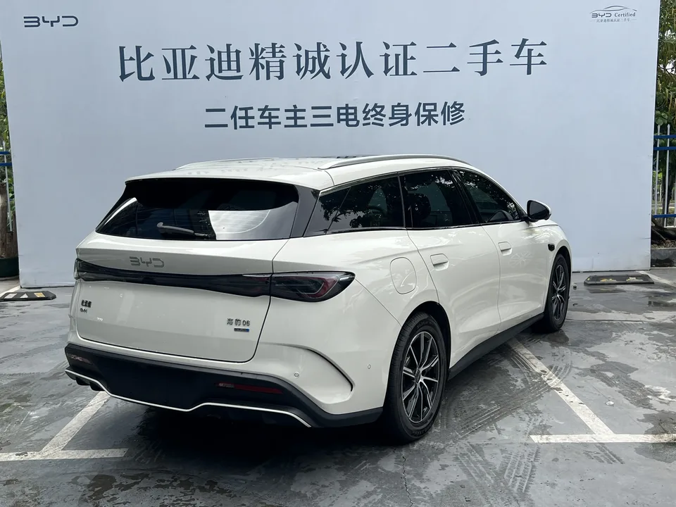 BYD Seal 06DM Travel Edition DM-i 80KM Premium Edition 2025 — миниатюра 2