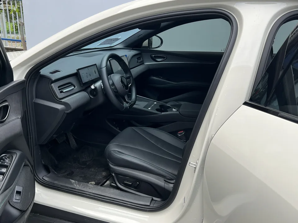 BYD Seal 06DM Travel Edition DM-i 80KM Premium Edition 2025 — миниатюра 5