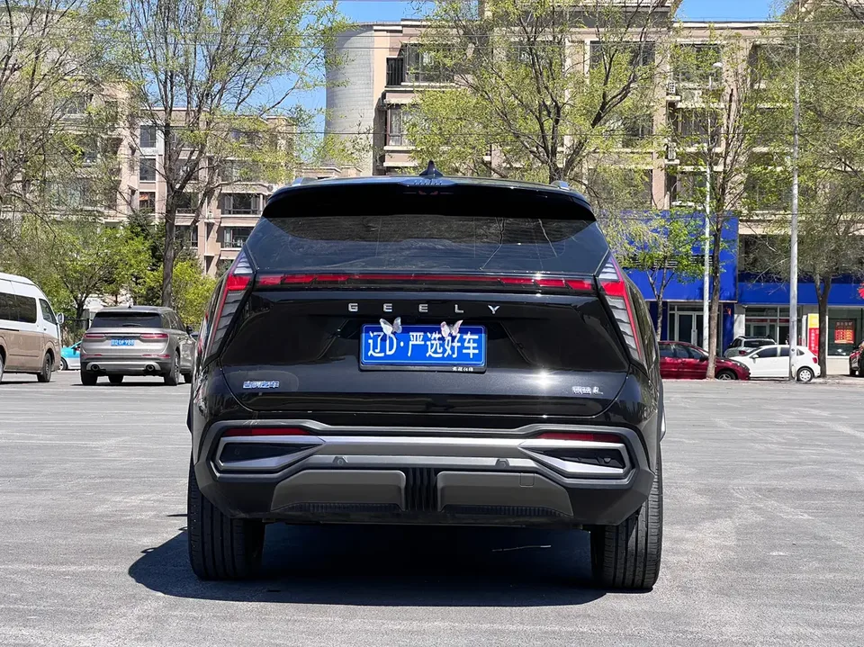 Geely Atlas L Boyue L 2023 1.5TD DCT Premium Edition 2023 — миниатюра 2