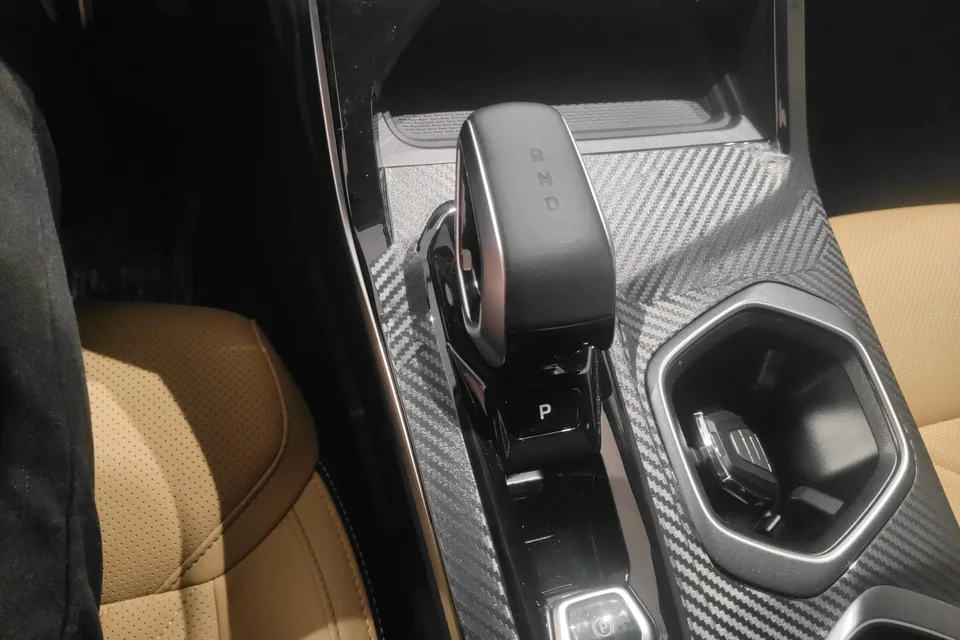 Geely Atlas L Boyue L 2023 1.5TD DCT Premium Edition 2024 — миниатюра 4