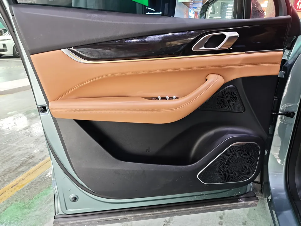 Geely Atlas L fourth generation 1.5TD DCT Jinxiu 2025 — миниатюра 3
