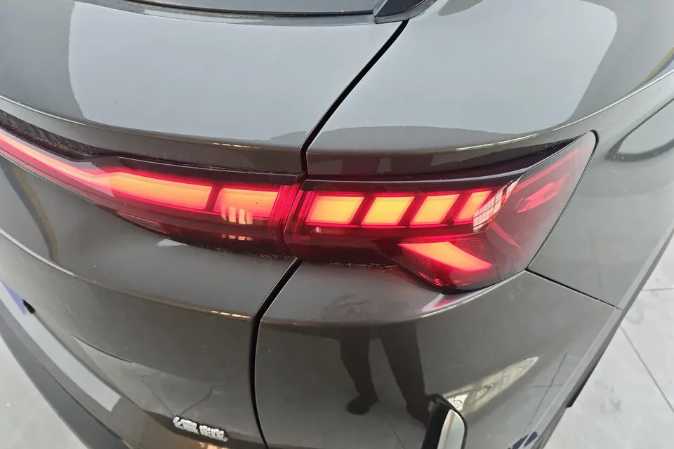 Geely Coolray SX11 Binyue 2025 Binyue L 1.5TD DCT Star Edition 2025 — миниатюра 3