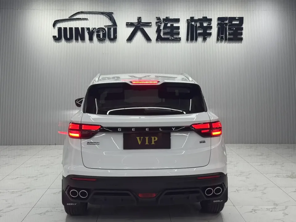 Geely Coolray SX11 240T DCT Platinum Edition 2022 — миниатюра 2