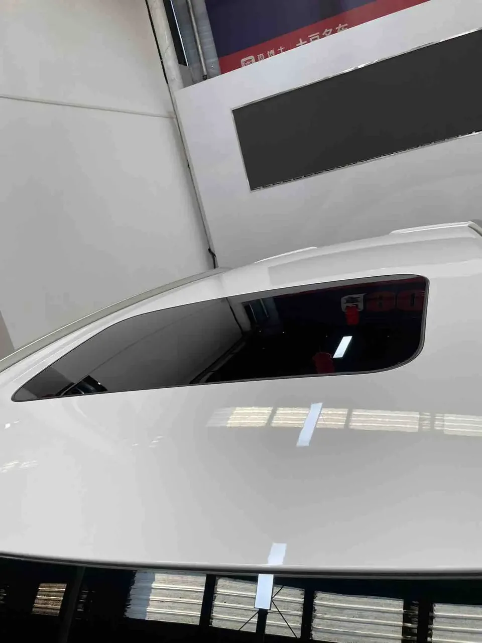 Geely Coolray SX11 240T DCT Platinum Edition 2022 — миниатюра 3